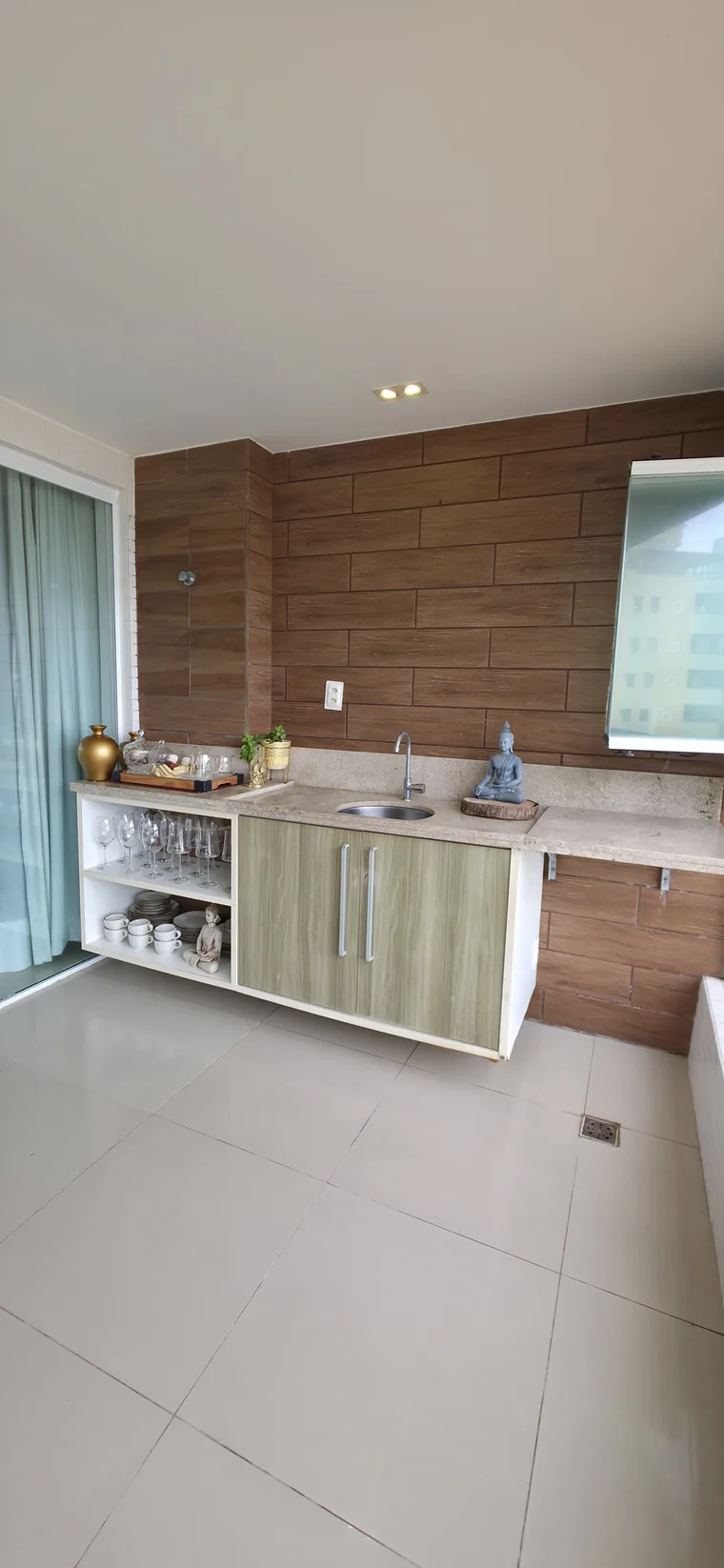 Varanda gourmet do apartamento no 5º Avenida